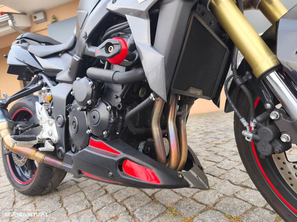 Suzuki GSR 750 Naked Z/MT/CB - 6