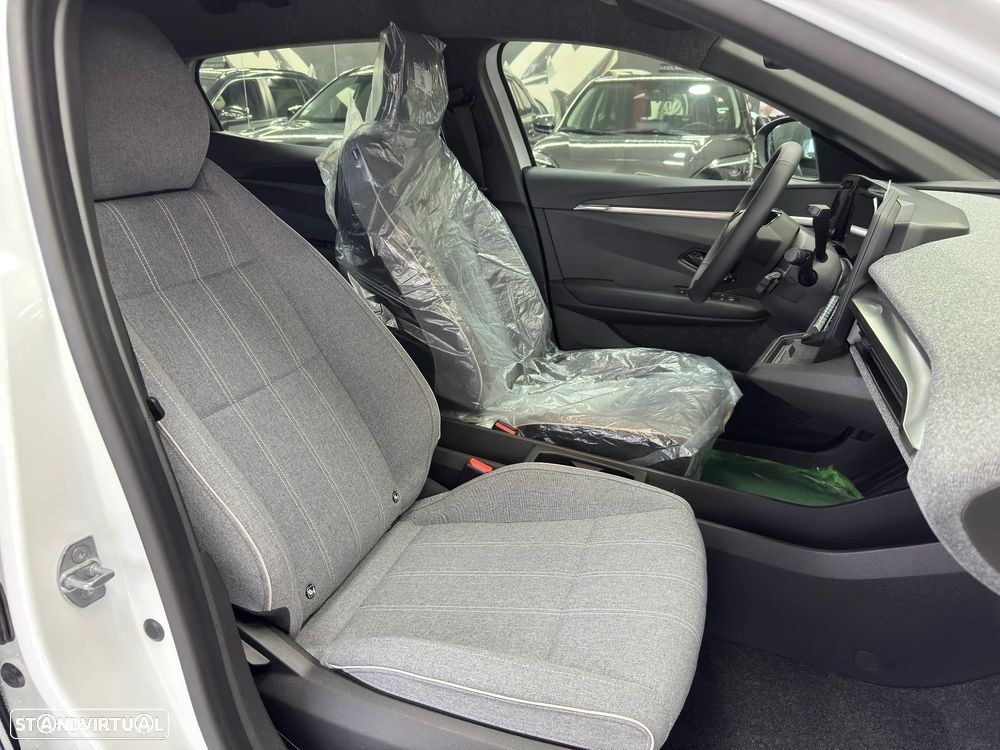 Renault Mégane E-Tech - 18