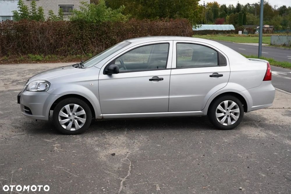 Chevrolet Aveo - 4