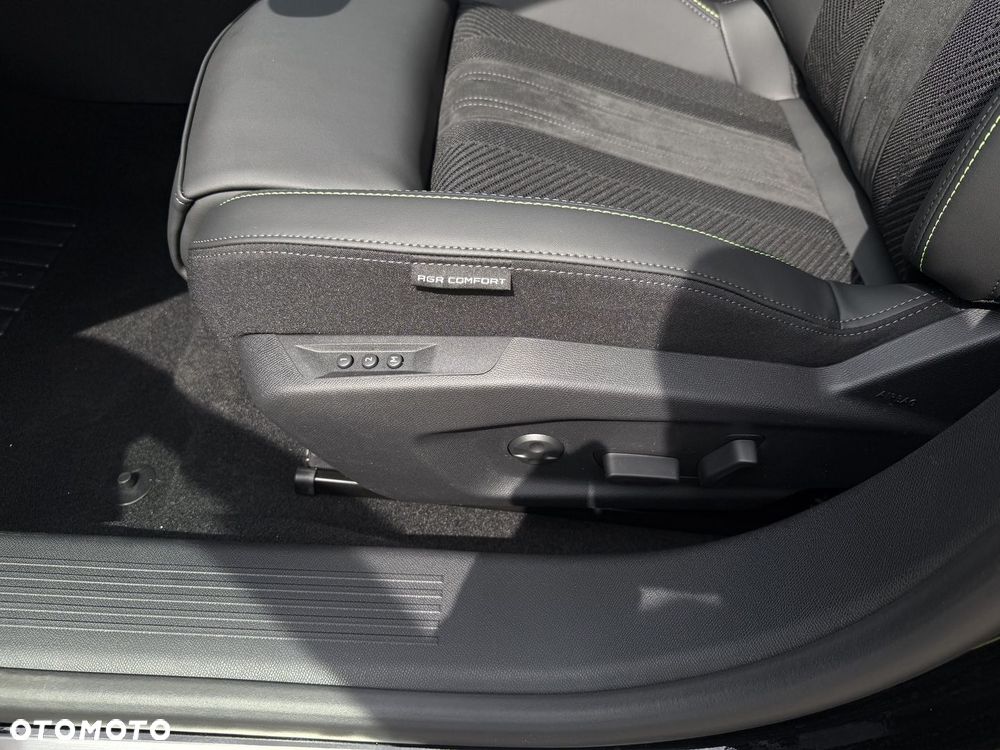 Peugeot 408 - 14