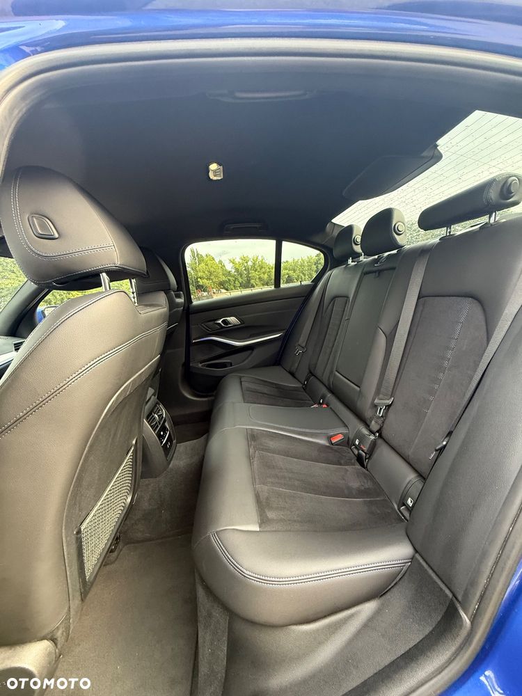 BMW Seria 3 320d xDrive M Sport sport - 17
