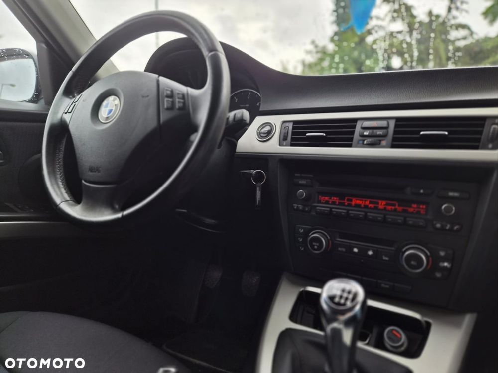 BMW Seria 3 318d - 2