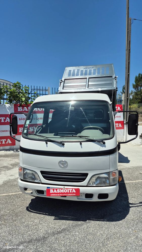 Toyota Dyna M - 2