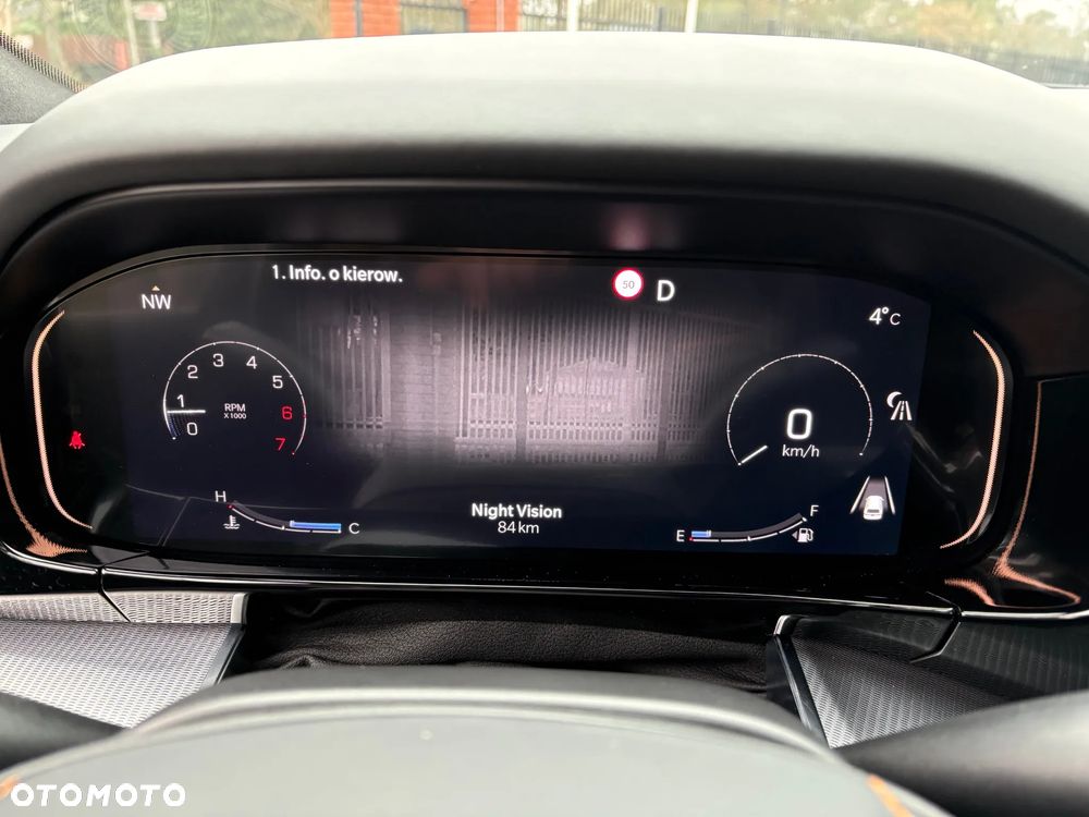 Jeep Grand Wagoneer - 33