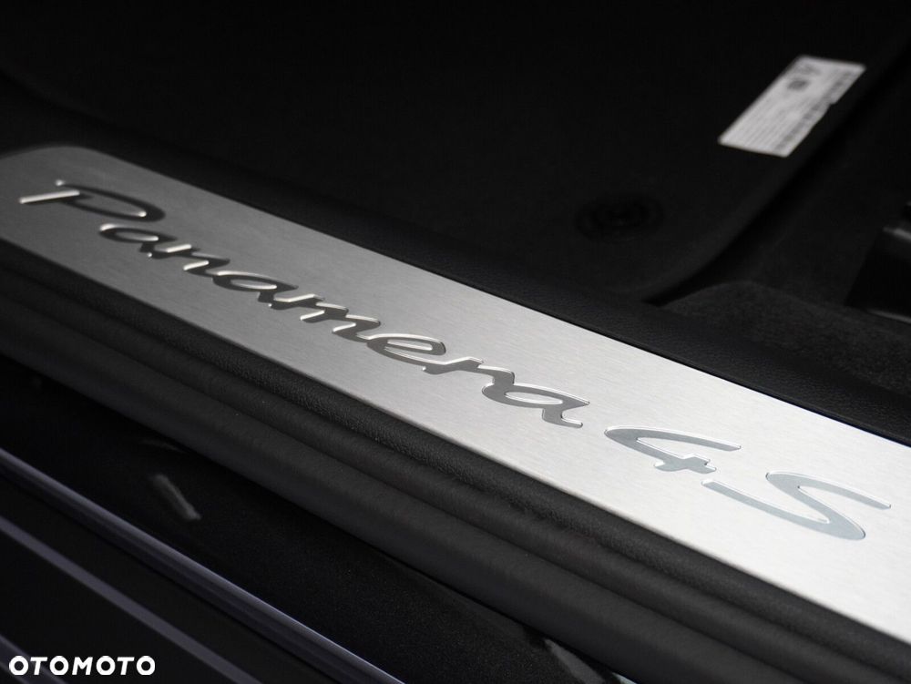 Porsche Panamera 4S E-Hybrid PHEV - 24
