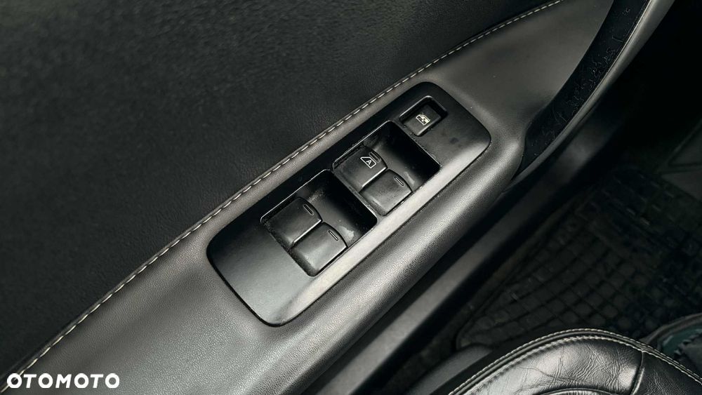 Nissan Qashqai 2.0 4x4 Tekna Premium - 25