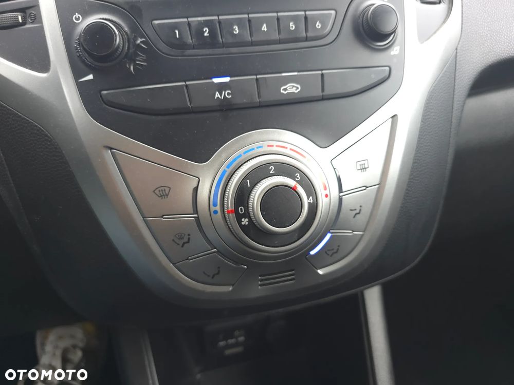 Hyundai ix20 1.4 Comfort - 24