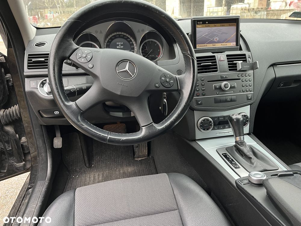 Mercedes-Benz Klasa C 220 CDI DPF Automatik BlueEFFICIENCY Avantgarde - 16