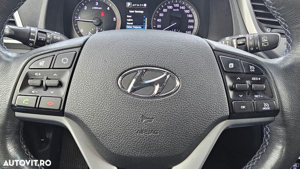 Hyundai Tucson 2.0 CRDI 4WD Automatik Style - 11