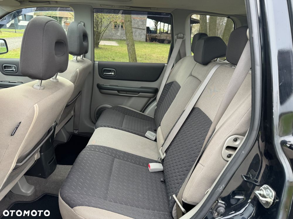 Nissan X-Trail 2.2 dCi 4x4 Elegance - 17