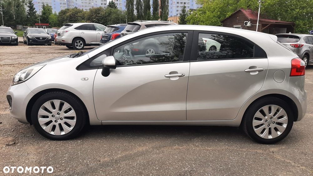 Kia Rio 1.2 Attract - 5