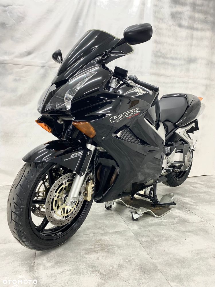 Honda VFR - 14