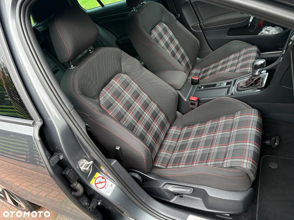 Volkswagen Golf GTI (BlueMotion Technology) DSG - 13