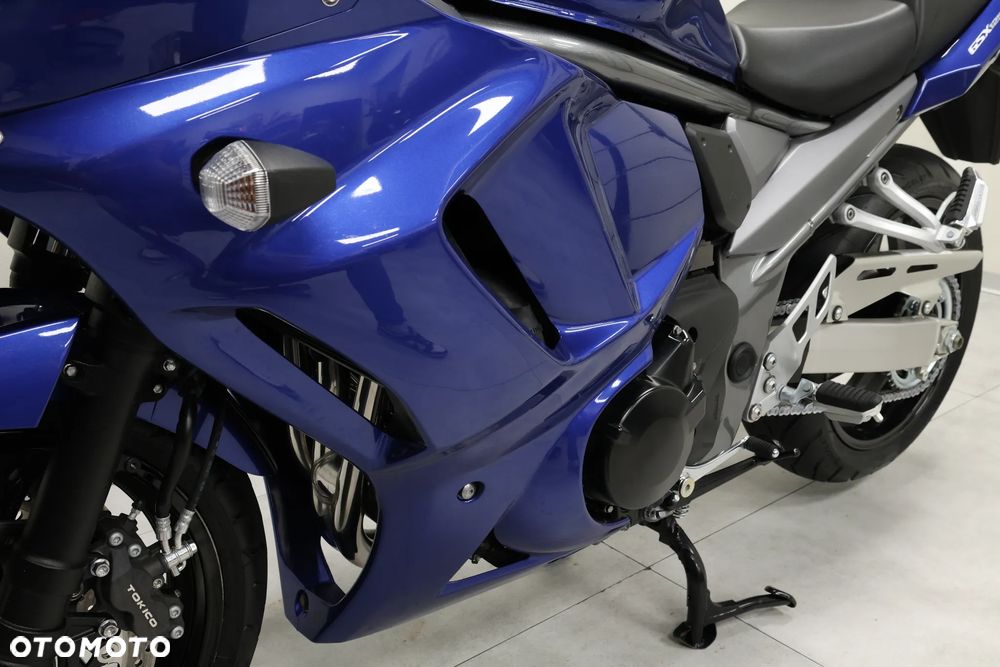 Suzuki GSX - 37