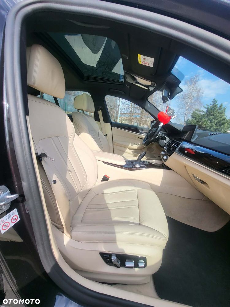 BMW Seria 5 530e iPerformance xDrive - 25