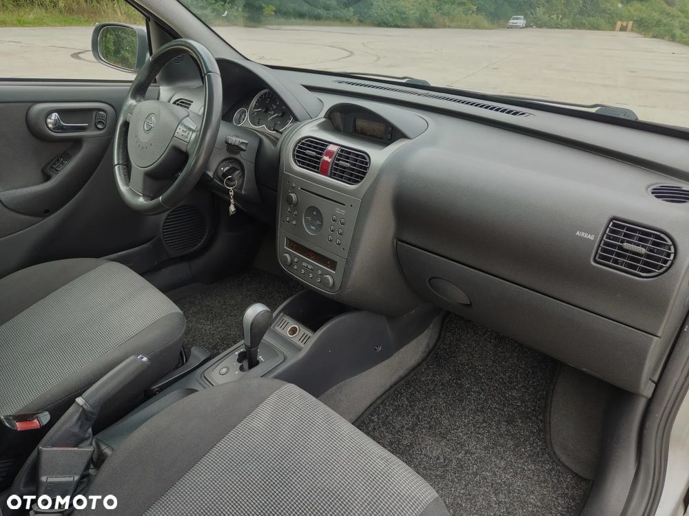 Opel Corsa 1.2 16V Cosmo Easytronic - 30
