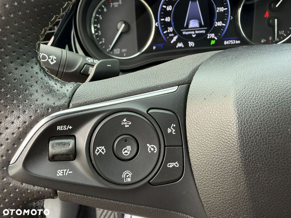 Opel Insignia - 25
