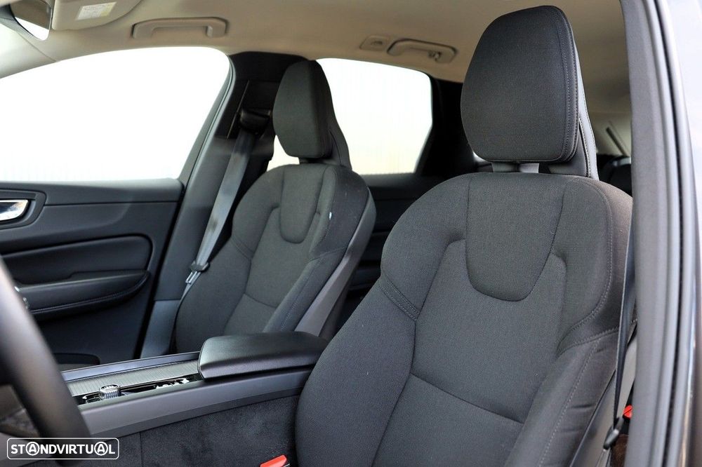 Volvo XC 60 2.0 B4 Momentum Plus - 7