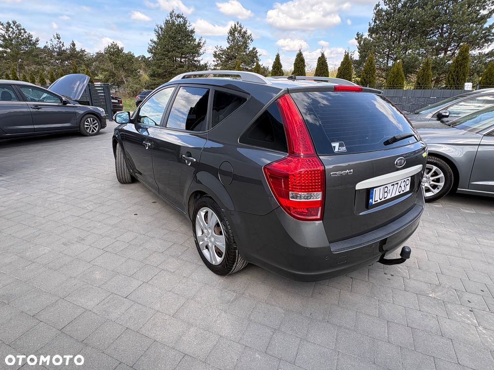 Kia Ceed 1.6 CRDi ISG Business Line - 3