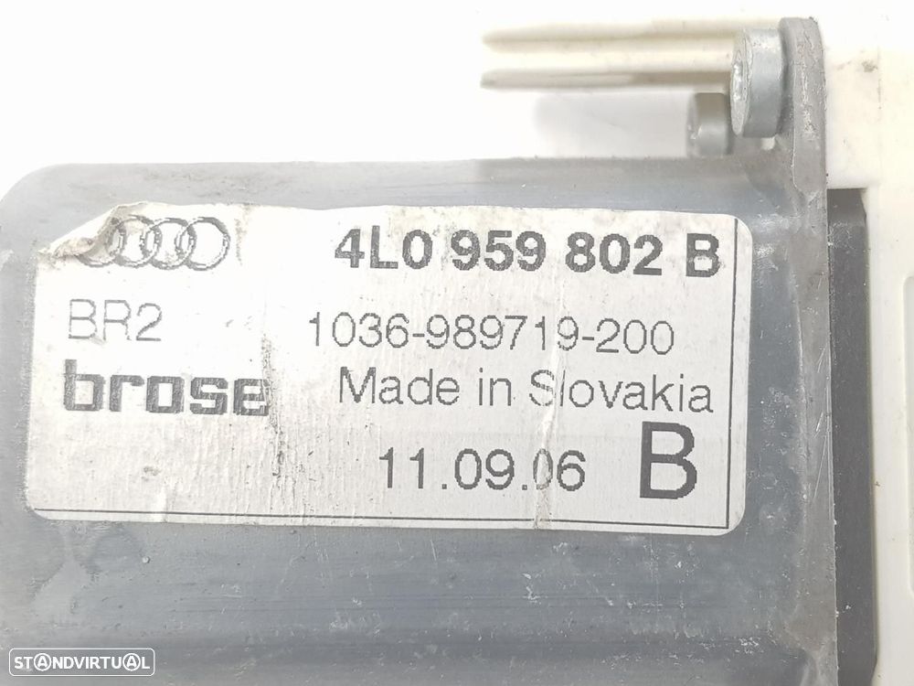 MOTOR ELEVADOR DE VIDRO TRASEIRO DIREITO AUDI Q7 2006 -4L0959802B - 4