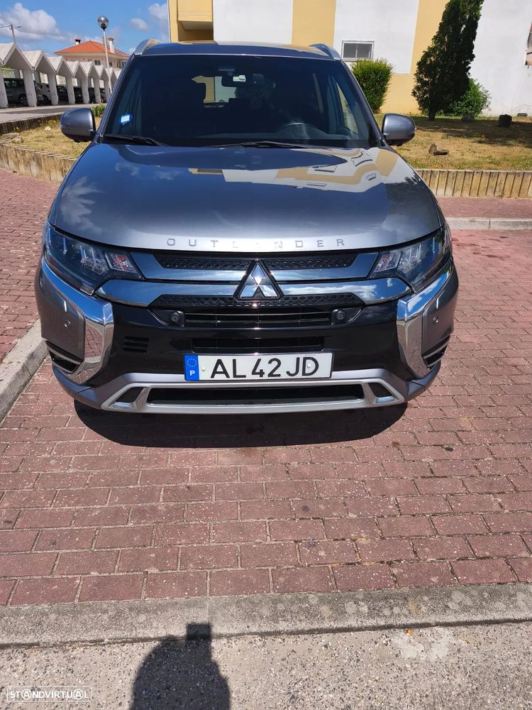 Mitsubishi Outlander - 3