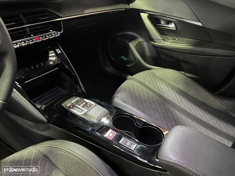 Peugeot 2008 1.2 Hybrid Allure e-DCS6 - 28