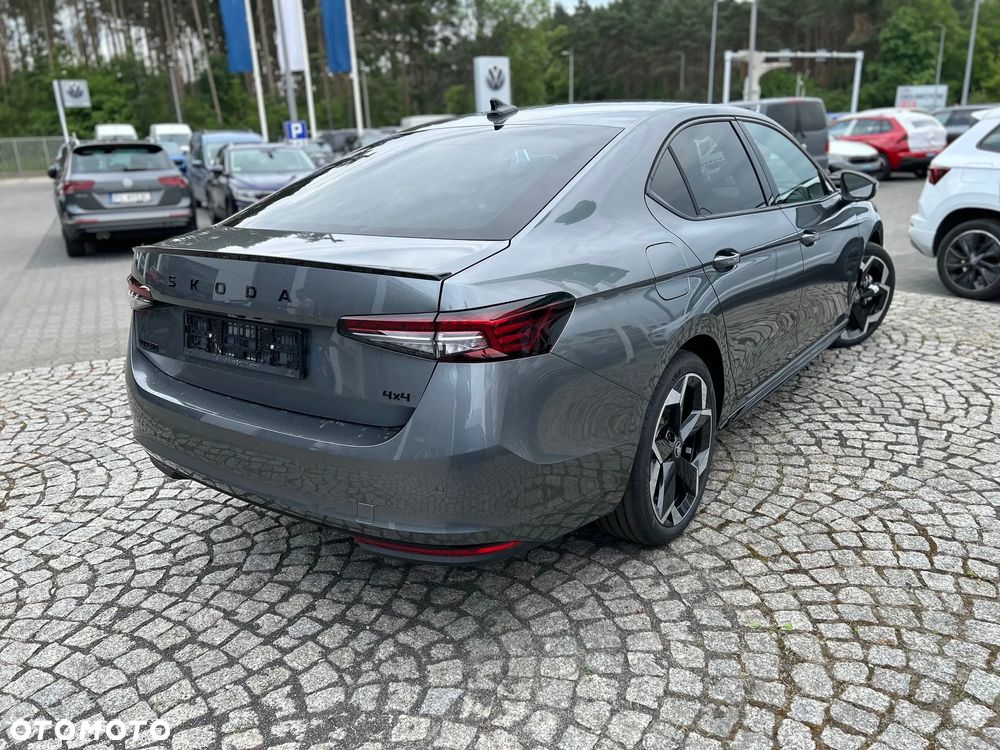 Skoda Superb 2.0 TDI SCR 4x4 Sportline DSG - 5