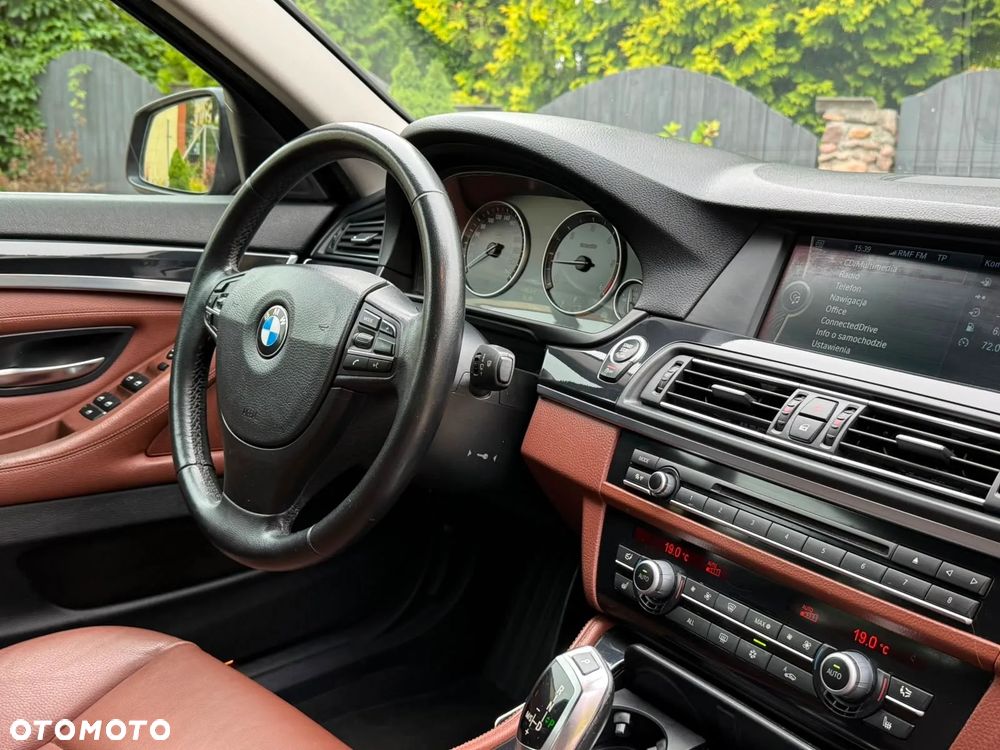 BMW Seria 5 520d - 13
