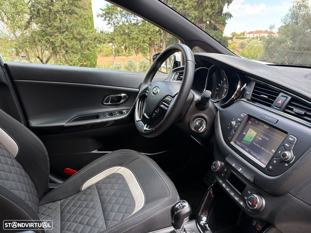 Kia Ceed 1.6 CRDi GT Line - 11