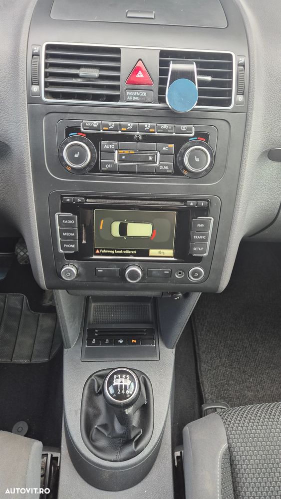 Volkswagen Touran - 14