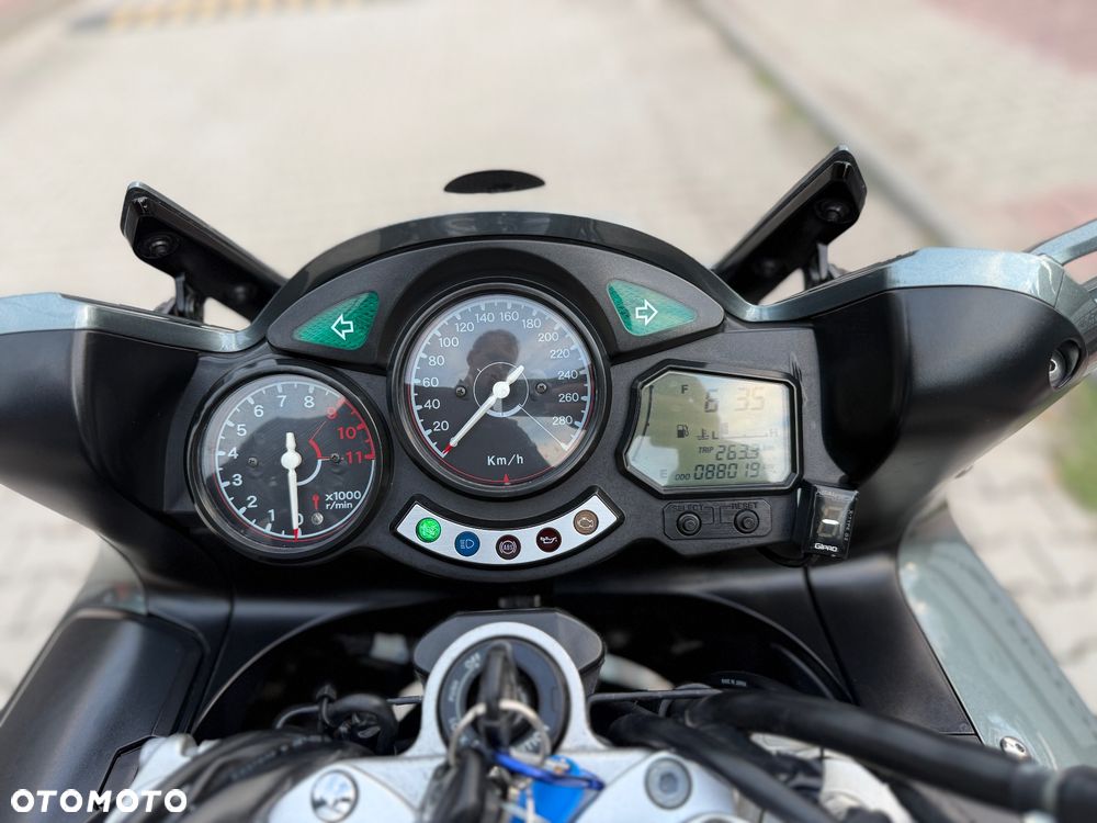 Yamaha FJR - 27