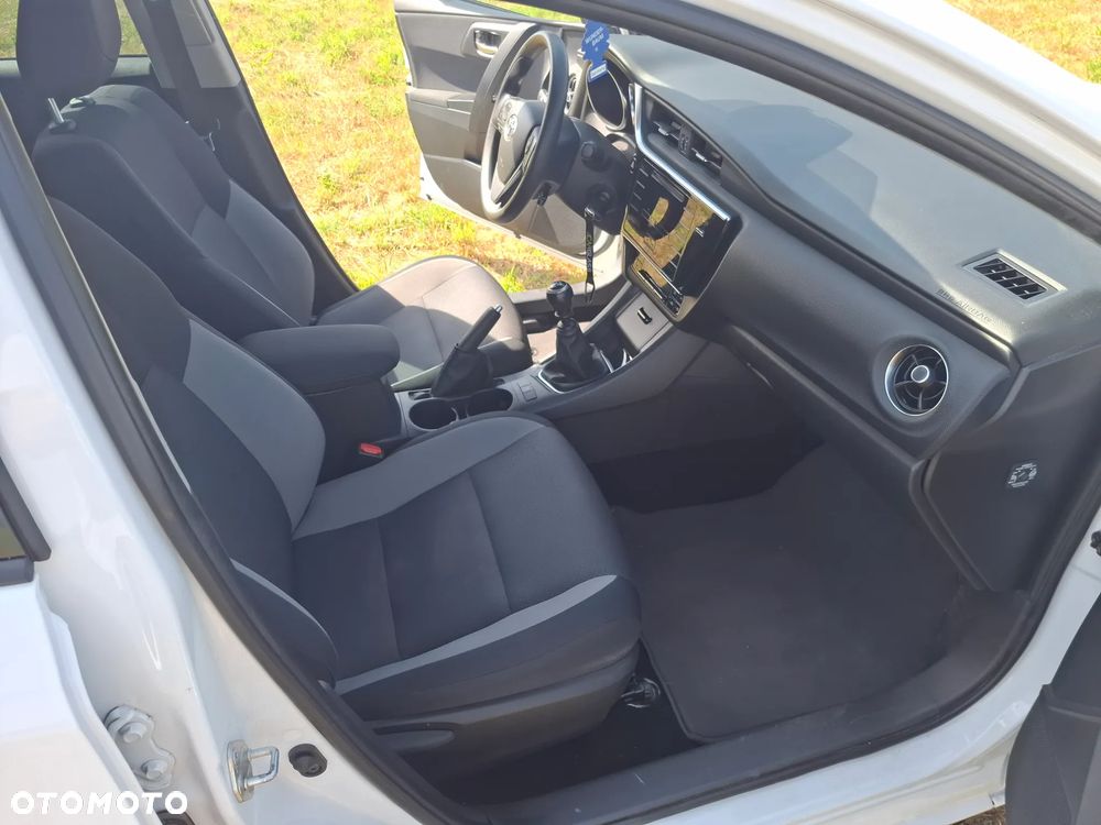 Toyota Auris 1.4 D-4D Comfort - 10