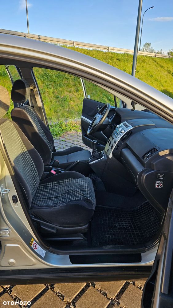 Toyota Corolla Verso - 17
