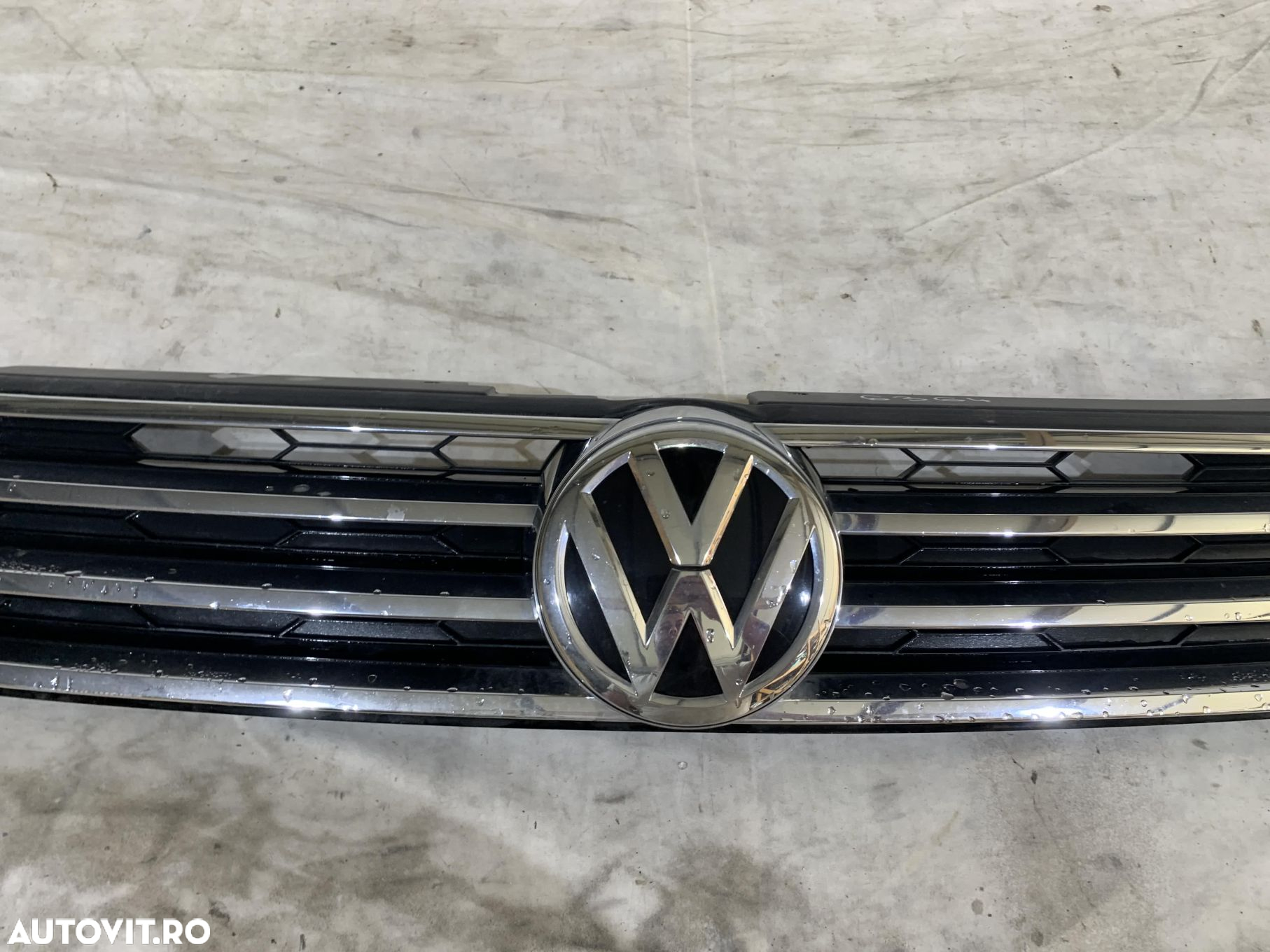 Grila radiator, VW Touareg, 2015, 2016, 2017, 2018, cod origine OE 7P6853651L. - 3