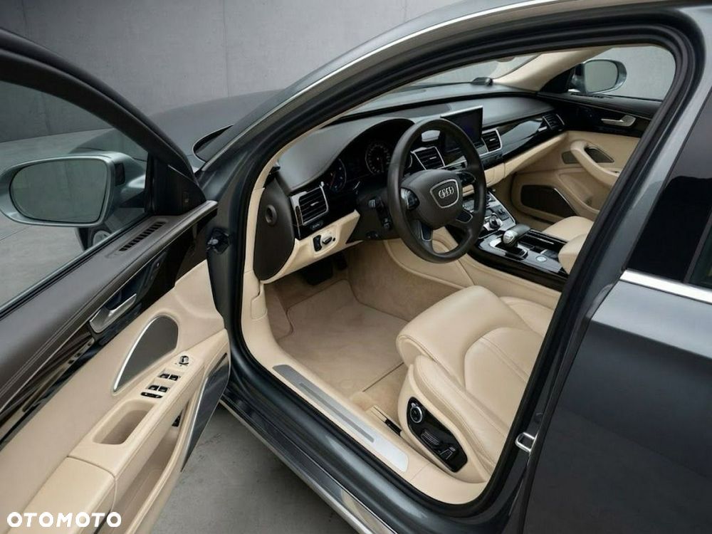 Audi A8 - 6