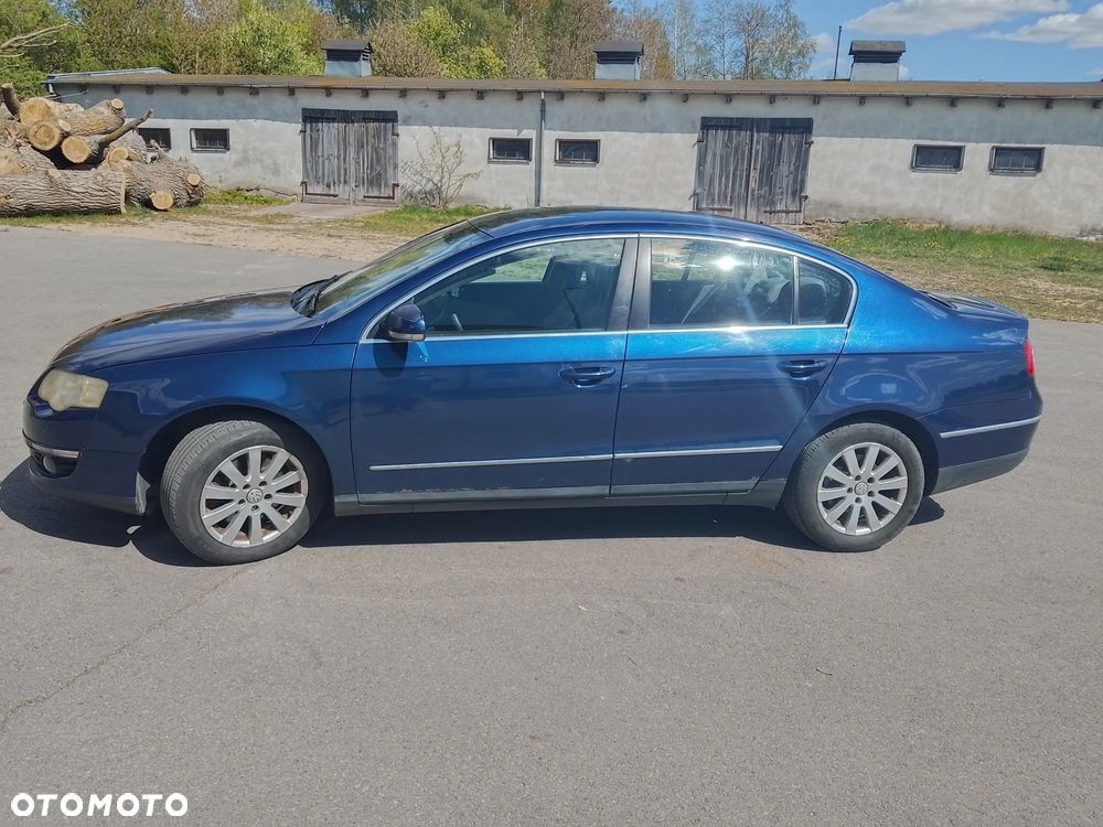 Volkswagen Passat 2.0 TDI Comfortline - 11