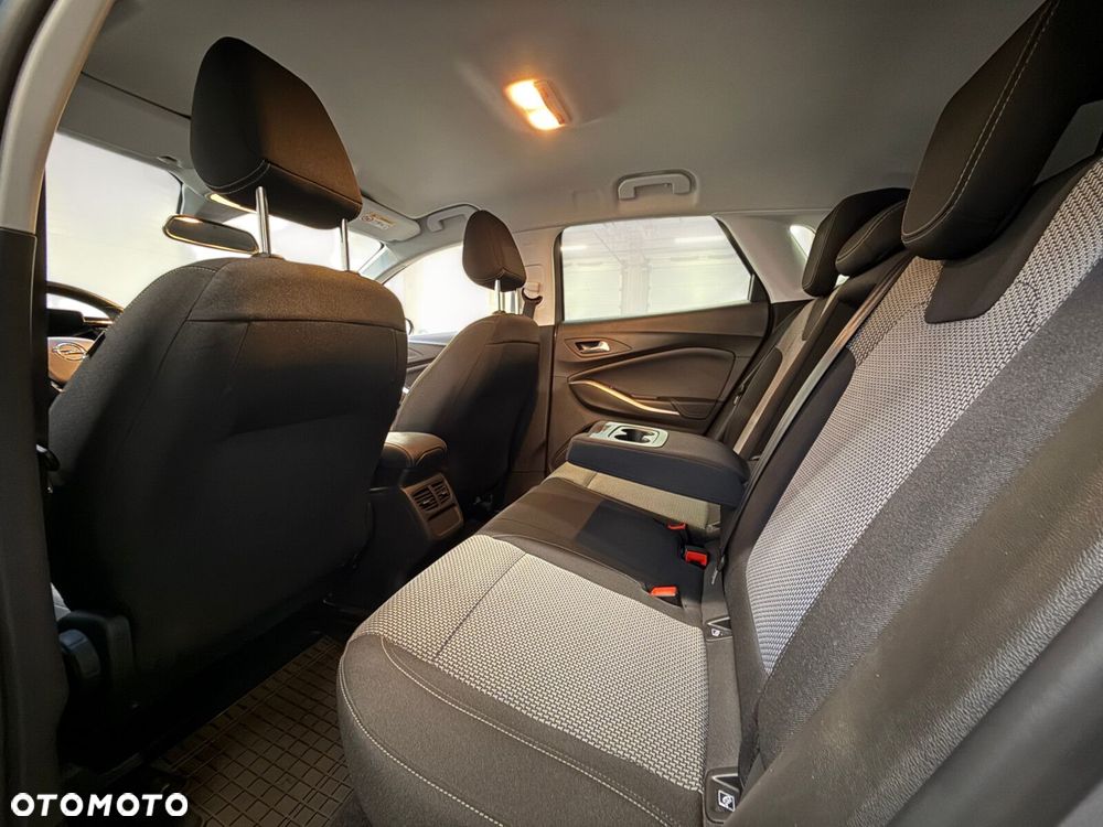 Opel Grandland 1.2 T Business Edition S&S - 24