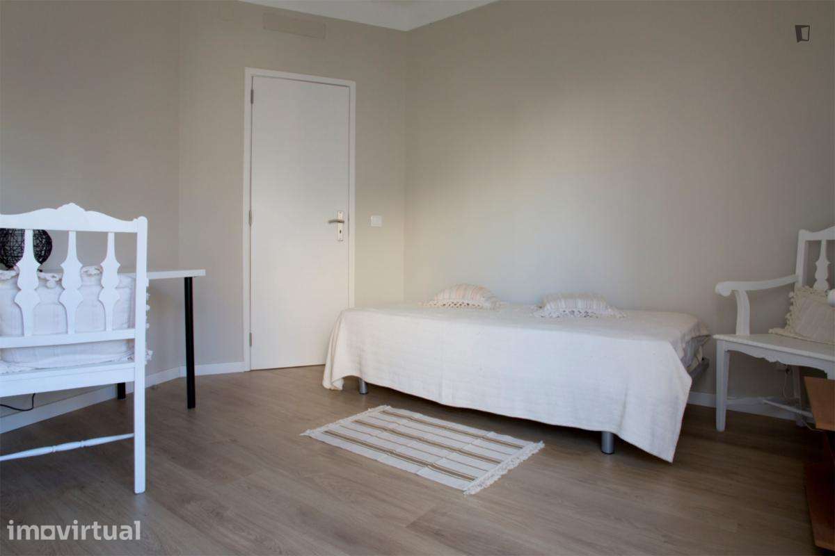 Quarto - localizado em Pontinha Lisbon - Grande imagem: 2/11