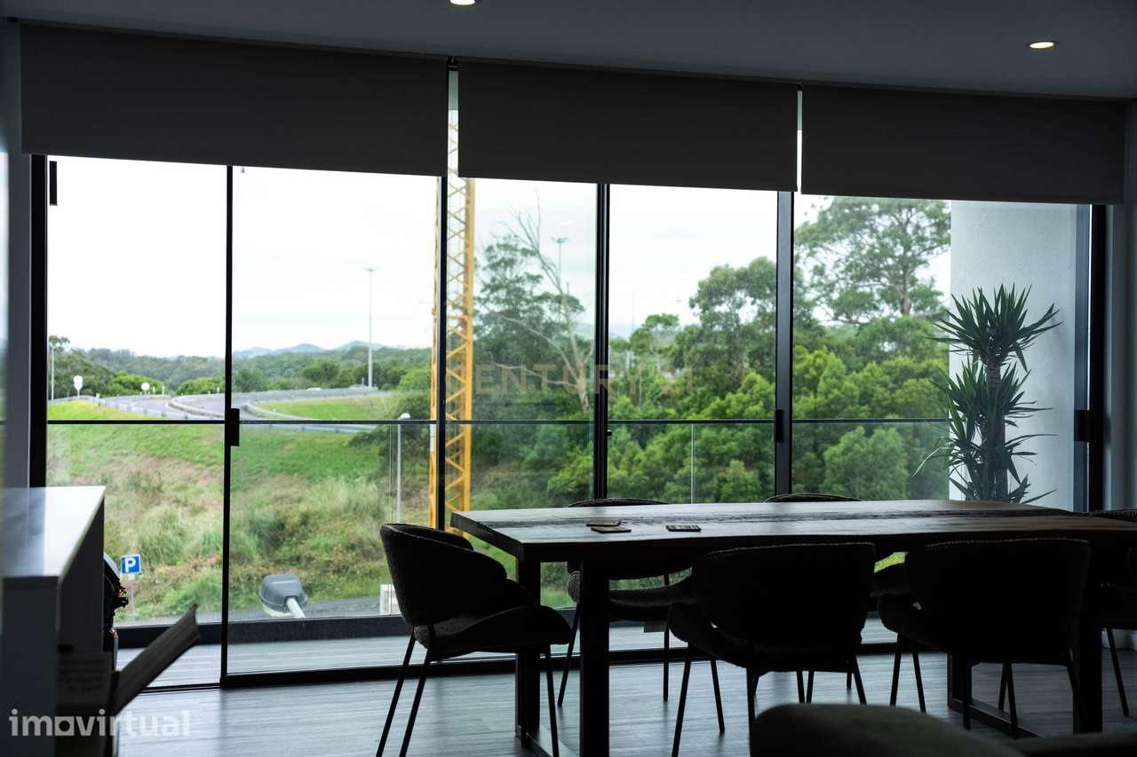 Apartamento T2 - Totalmente Mobilado e Equipado | Lagoa - Grande imagem: 5/26