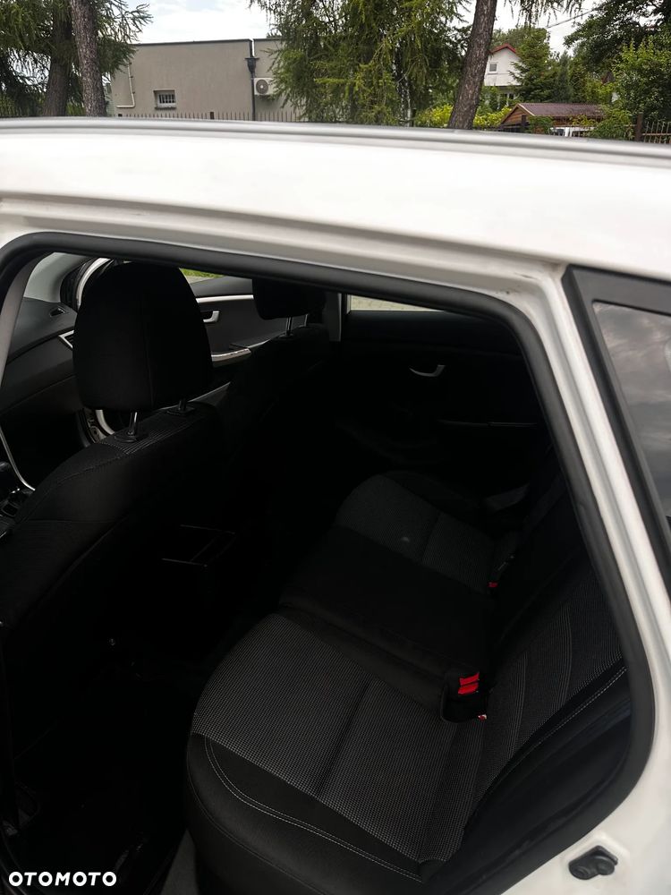 Hyundai i30 1.4 CRDi Base - 9