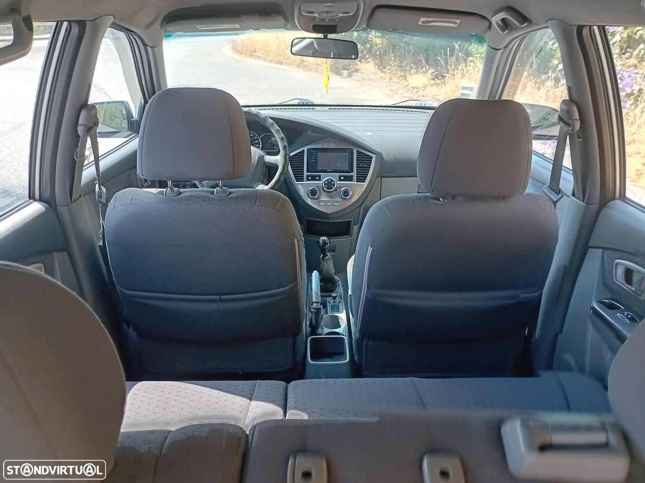 Kia Carens 2.0 CRDi EX Confort - 9