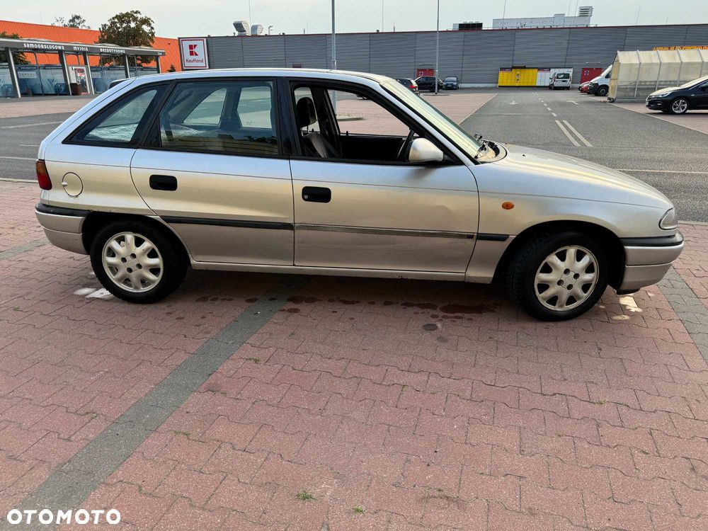 Opel Astra - 4