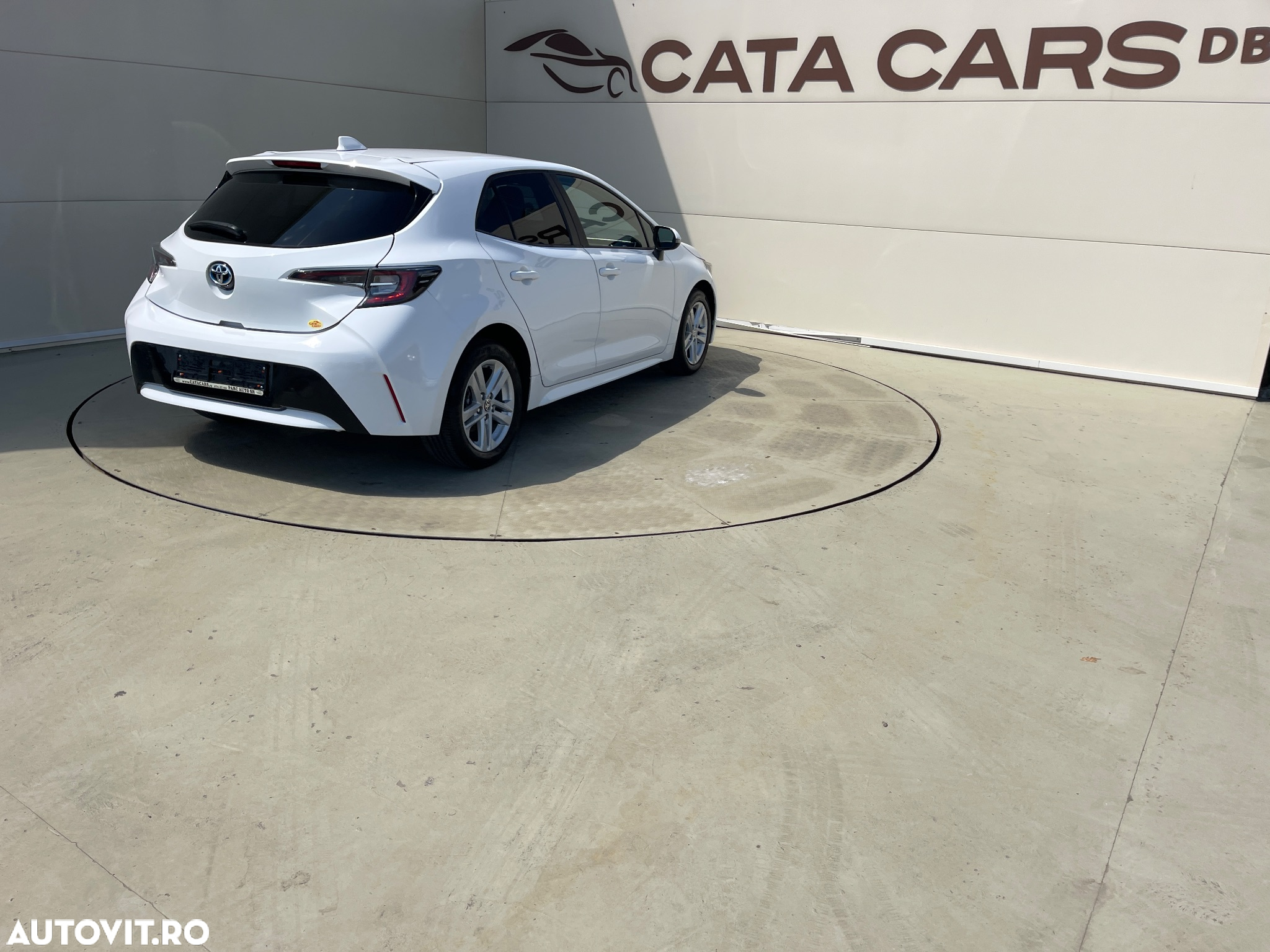 Toyota Corolla 1.8 Hybrid Comfort - 14