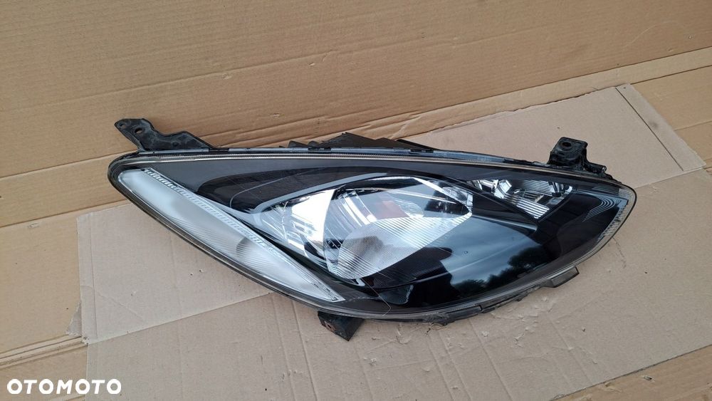 MAZDA 2 2008--14 PRAWA LAMPA PRZEDNIA EUROPA ŁADNA UŻYWANA - 3