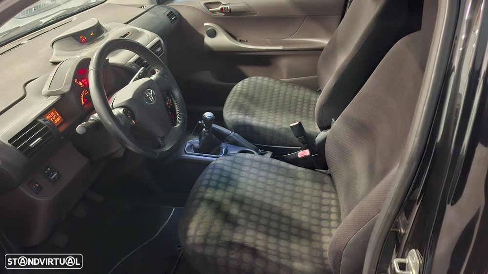 Toyota iQ 1.0 VVT-i Essential+AC - 13