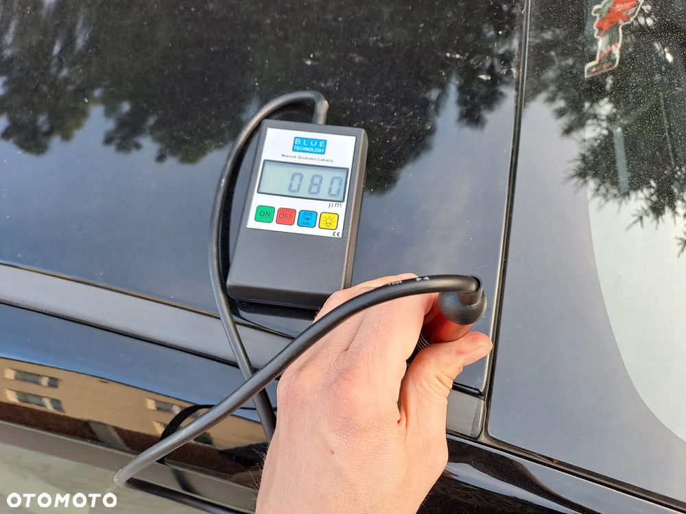 Toyota Prius (Hybrid) - 38