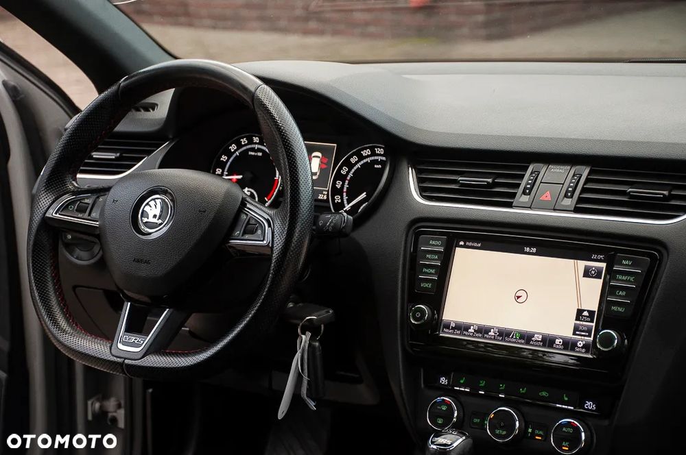 Skoda Octavia 2.0 TDI DSG RS - 19