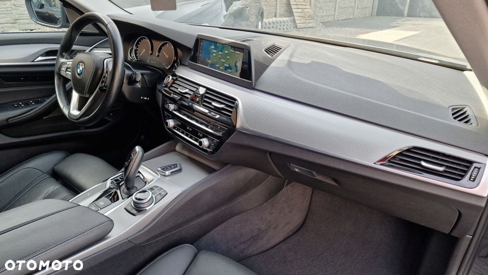 BMW Seria 5 530d Sport Line - 29