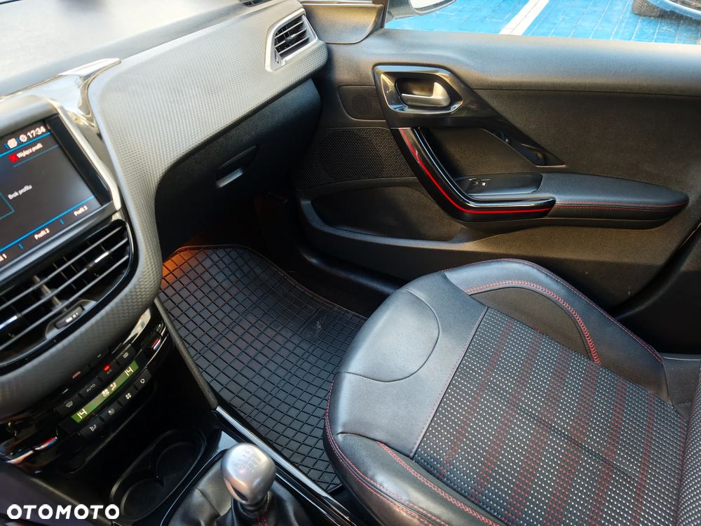 Peugeot 2008 PureTech 130 Stop&Start GT-Line Edition - 28