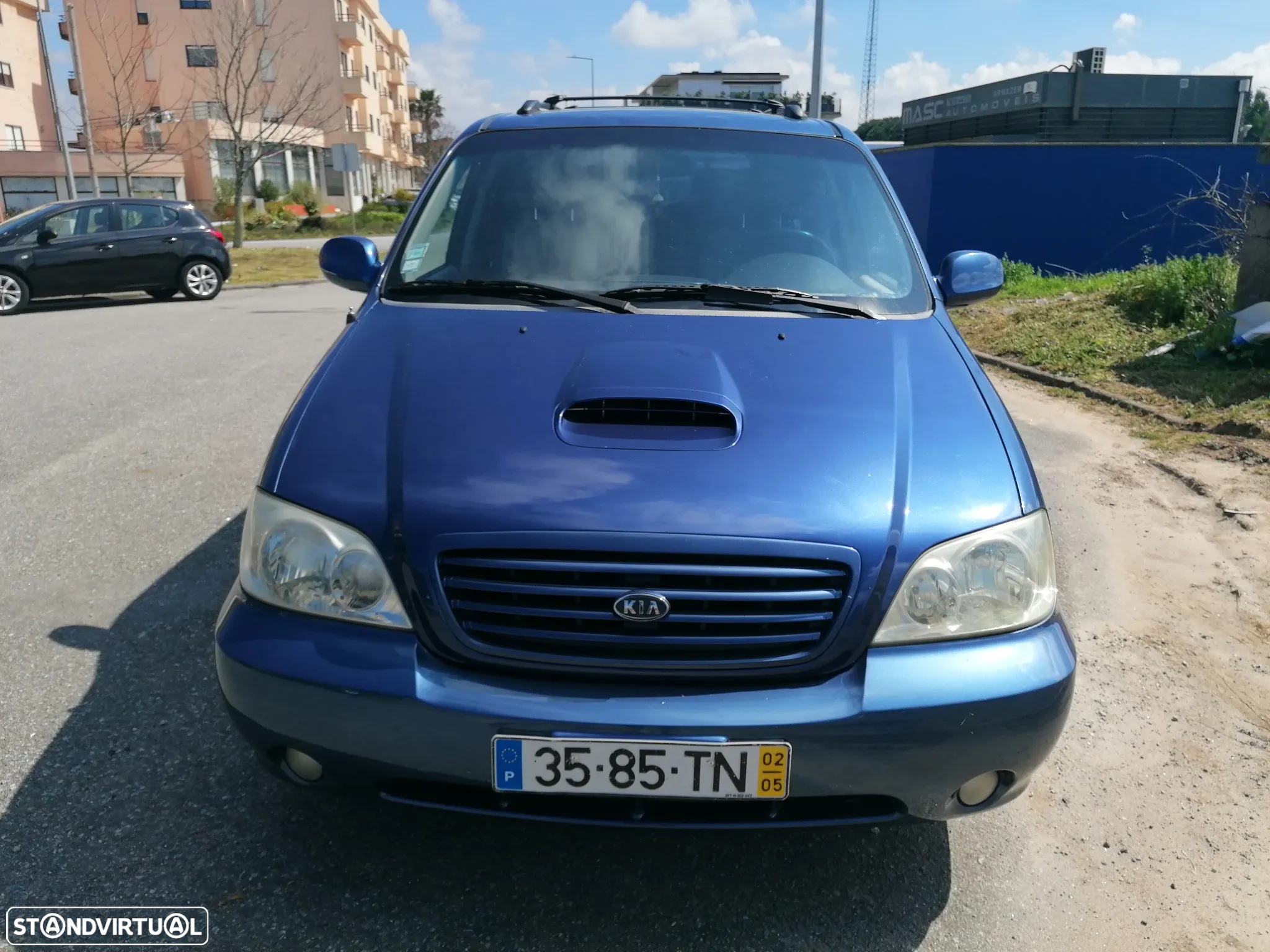 Kia Carnival - 8